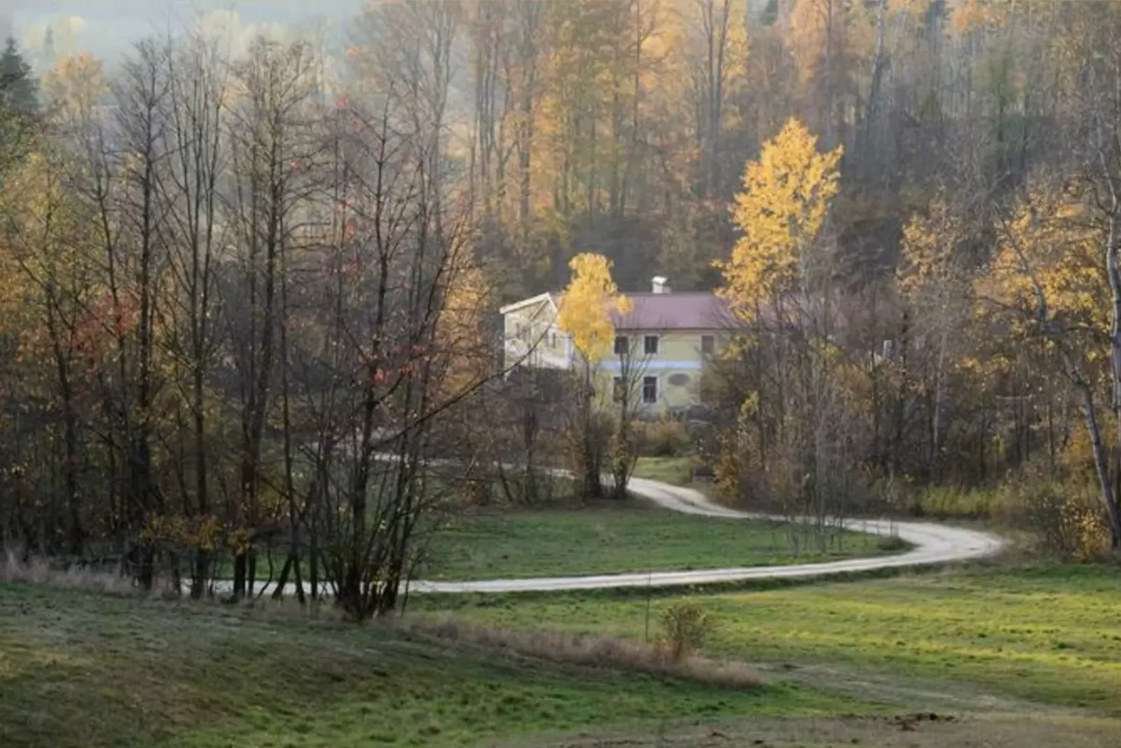 Centrum Živá Voda in its peaceful autumn landscape